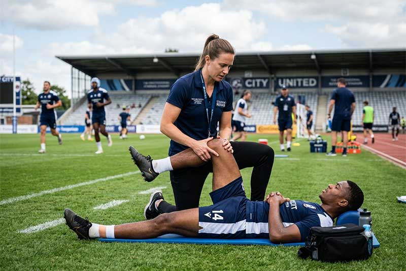 How to Work with Professional Sports Teams as a Rehabilitation Therapist